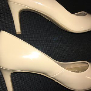 Dexflex Comfort Women's Shoes Beige Faux Patent C